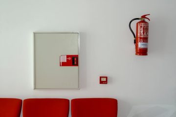 Ściana przeciwpożarowa: Niezbędny element bezpieczeństwa w nowoczesnych budynkach